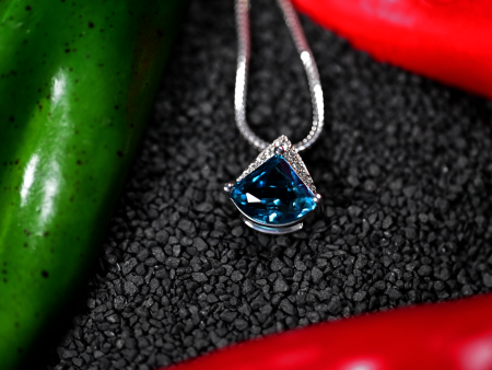 8.03CT BLUE TOPAZ CUSTOM PENDANT For Sale